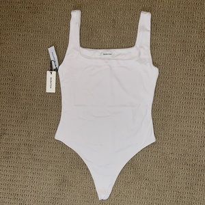 ARITZIA BABATON SQUARE NECK BODYSUIT